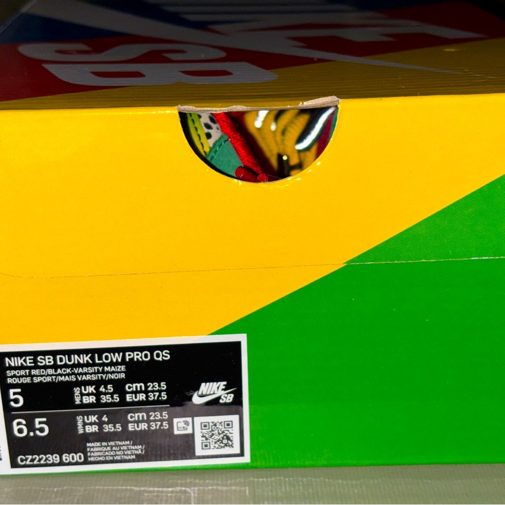 Nike SB Dunks - Picture 7 of 7